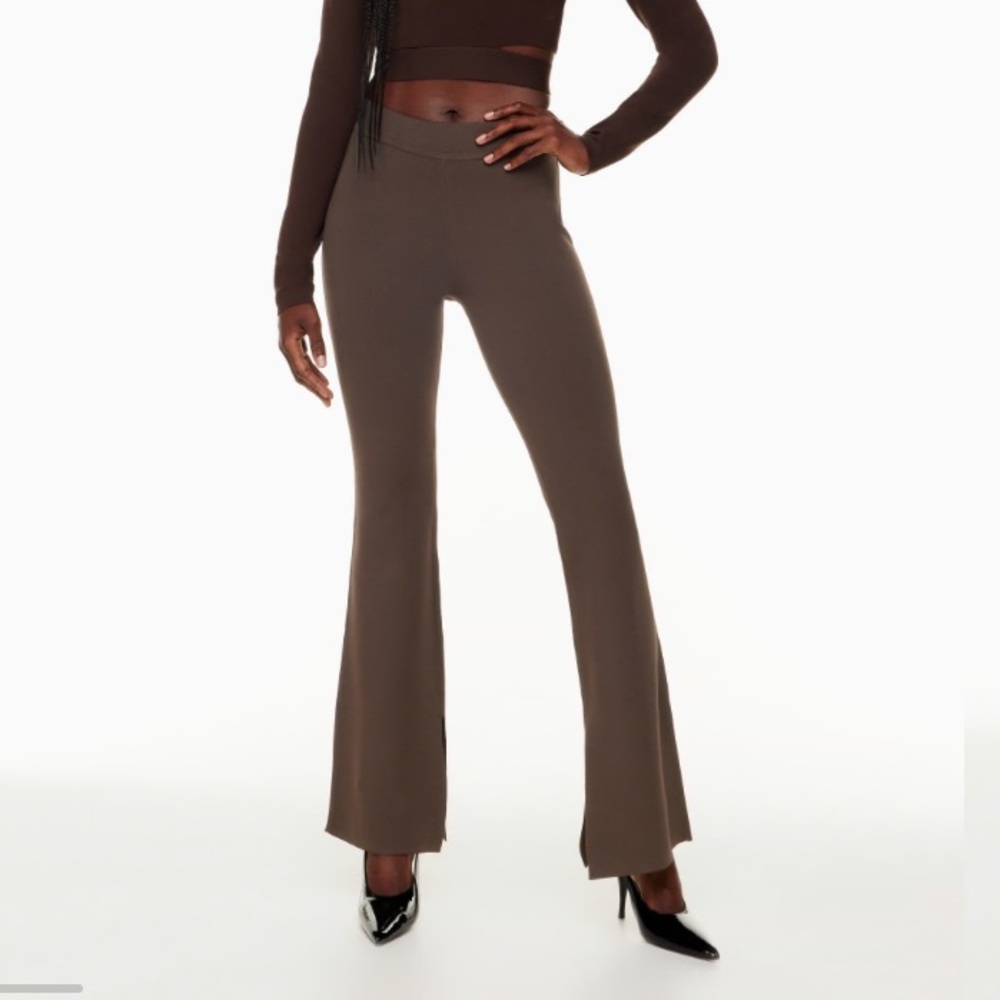 Aritzia Ten By Babaton Paramount Pants in coffee bean size Medium